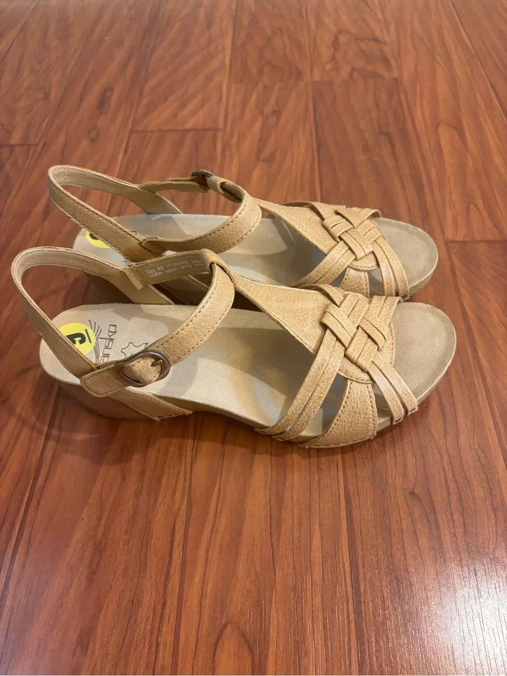 NWOB Dansko Tia Ankle Strap Platform Wedge Sandals Womens 40/US 9 Tan Beige